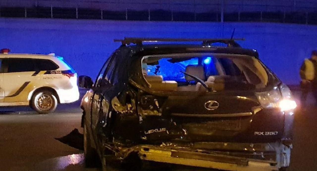 В Киеве водитель устроил ДТП с четырьмя авто и убежал В Киеве водитель устроил ДТП с четырьмя авто и убежал