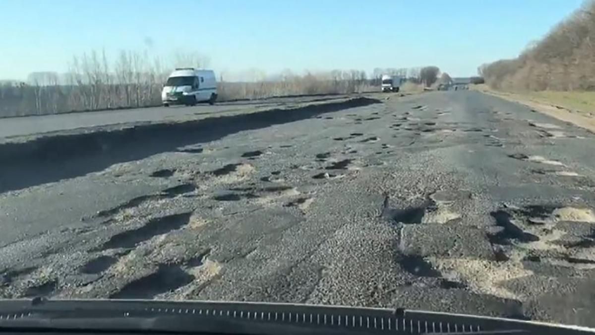 Реакція на обурення людей: уряд виділив величезну суму на ремонт доріг Київ-Чоп  і Київ-Одеса