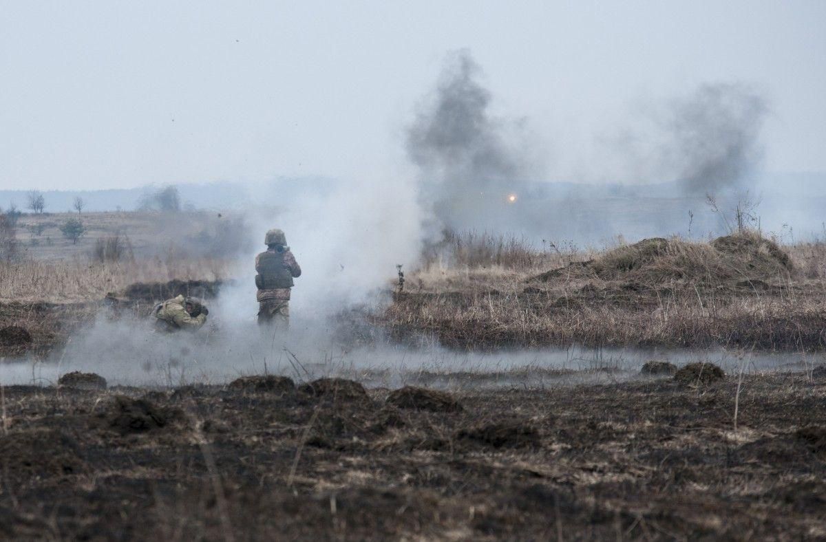 Обстріли на Донбасі: бойовики били із забороненого озброєння та зазнали втрат