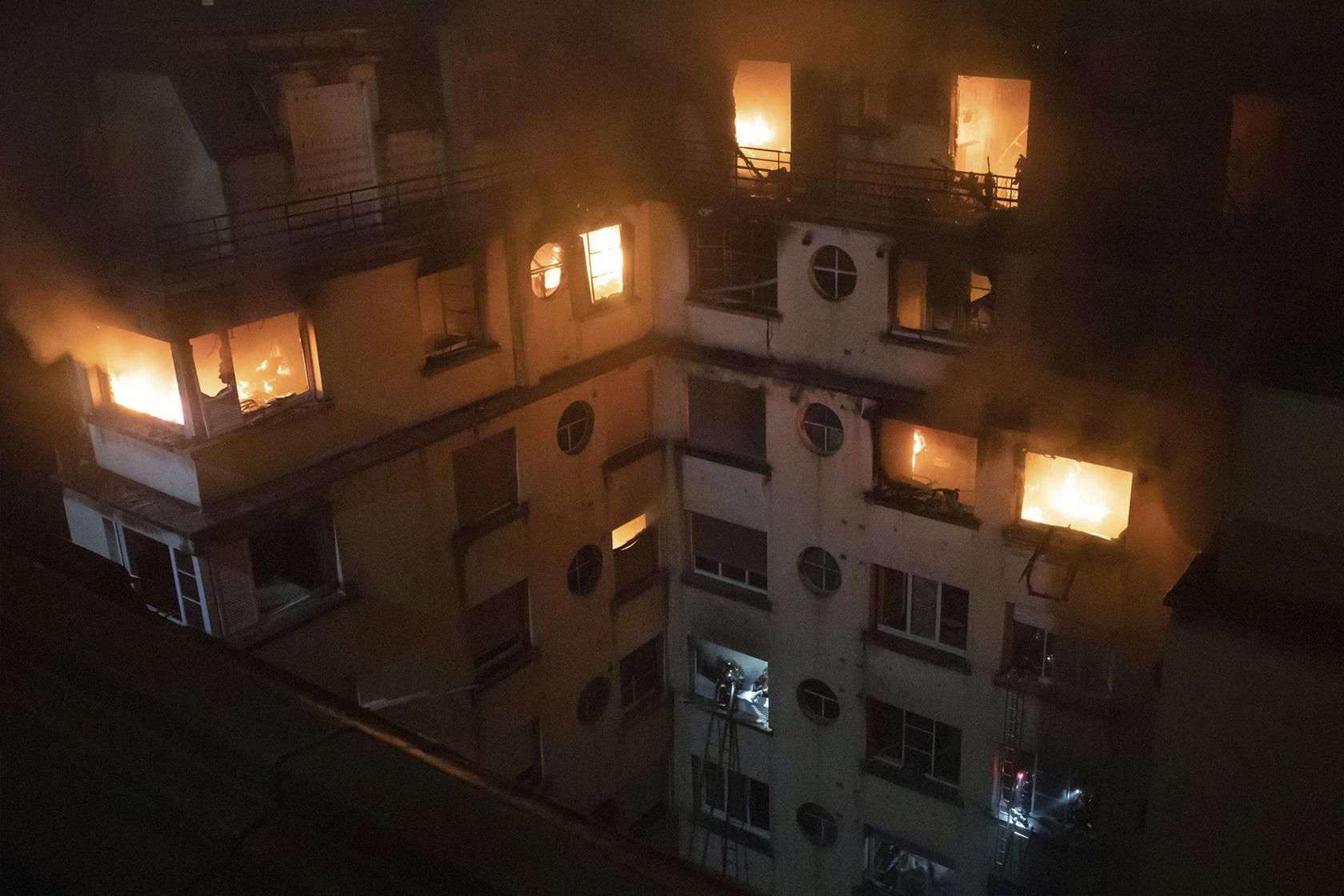 Смертельна пожежа в Парижі: підозрювану напередодні випустили з психлікарні