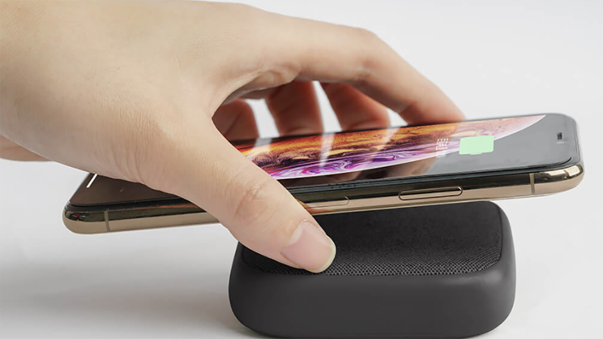 Xiaomi випустила компактний павербенк з підтримкою бездротової зарядки Xiaomi випустила компактний павербенк з підтримкою бездротової зарядки