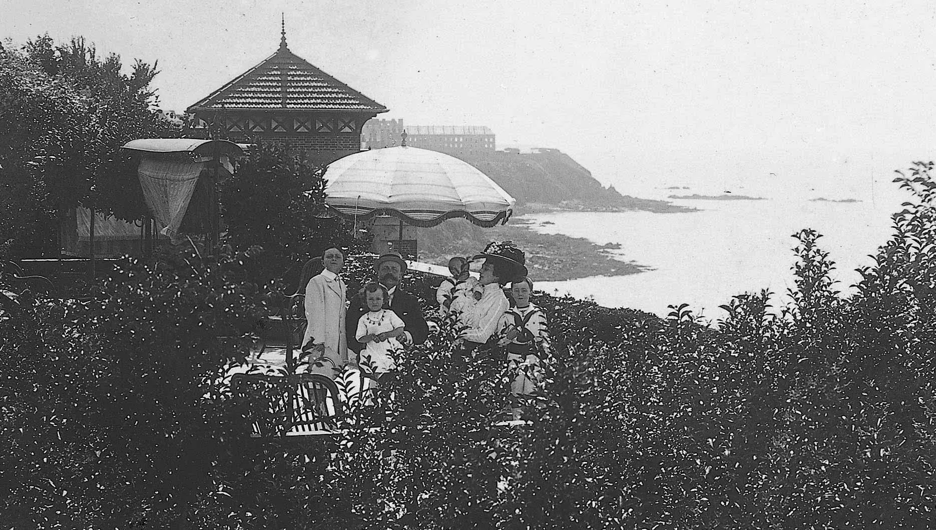 Крістін Діор дитинство 