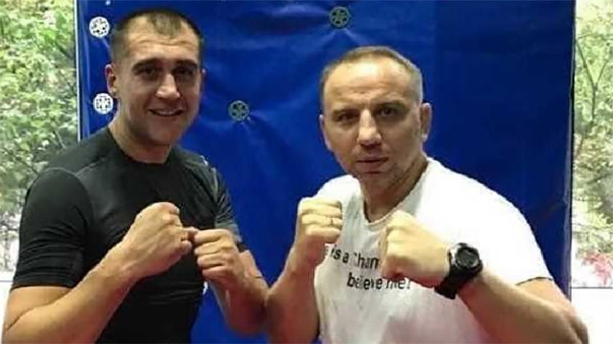 Боксер у Києві побив підлітків, які закидали його автомобіль снігом: відео Боксер у Києві побив підлітків, які закидали його автомобіль снігом: відео