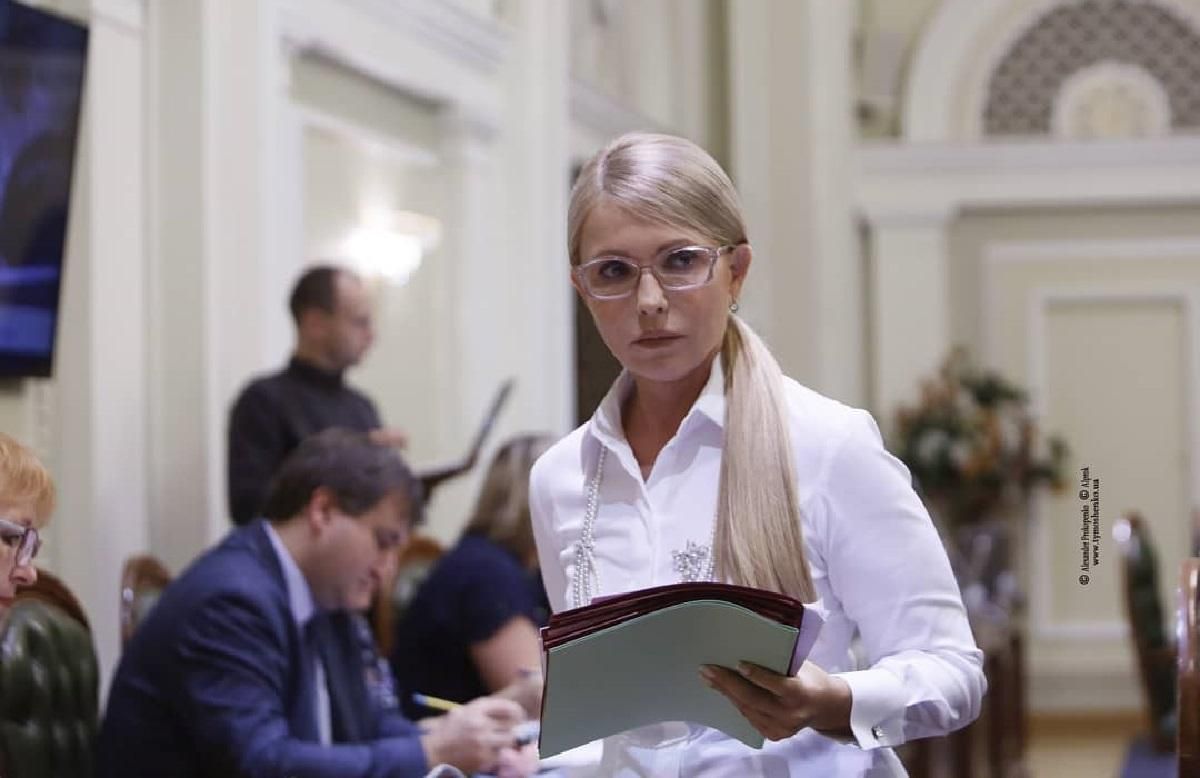 За фасадом патріотичних гасел Порошенко підігрує агресору та виконує його умови, – Тимошенко