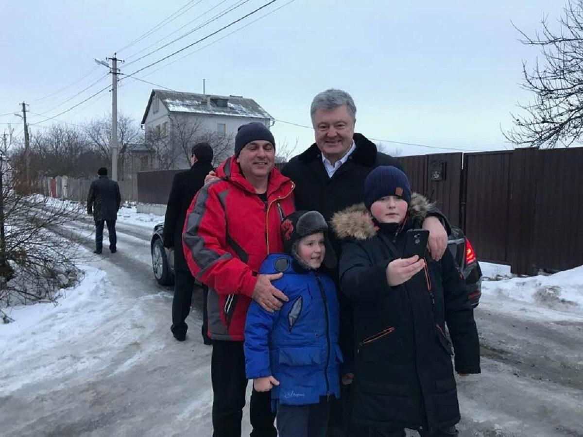 Как кандидаты используют детей для пиара Как кандидаты используют детей для пиара