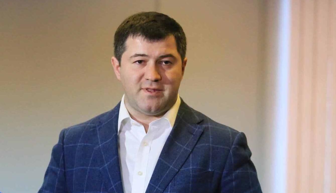 "Надо освежиться": Насирова облили водой в прямом эфире (видео) "Надо освежиться": Насирова облили водой в прямом эфире (видео)