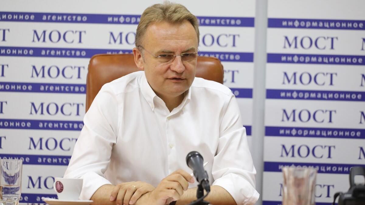 Садовий пояснив, чому оприлюднив "сміттєву" угоду Порошенка Садовий пояснив, чому оприлюднив "сміттєву" угоду Порошенка