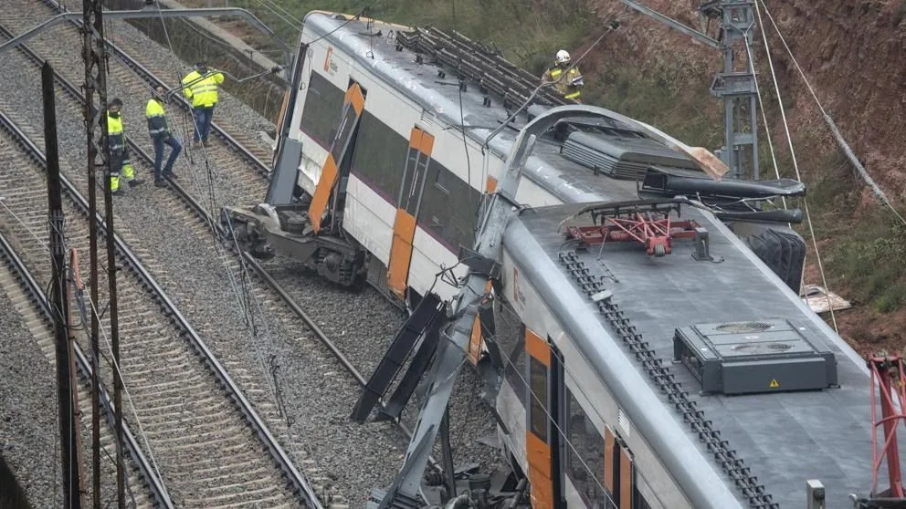 Іспанія аварія поїзди ДТП жертви зіткнення потягів Барселона Каталонія