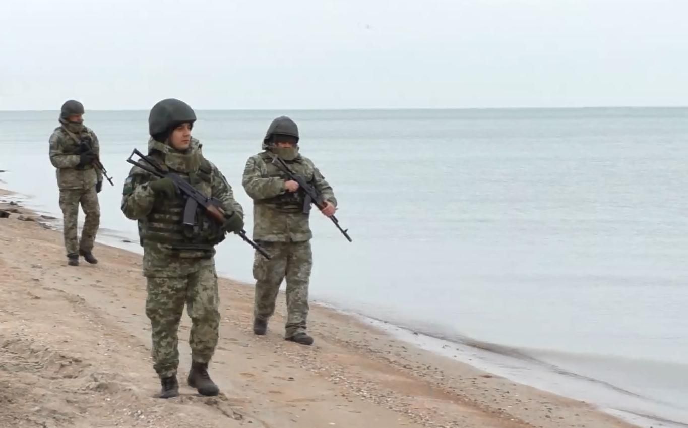 "Нога російського солдата сюди не ступить": як прикордонники патрулюють Азовське море "Нога російського солдата сюди не ступить": як прикордонники патрулюють Азовське море