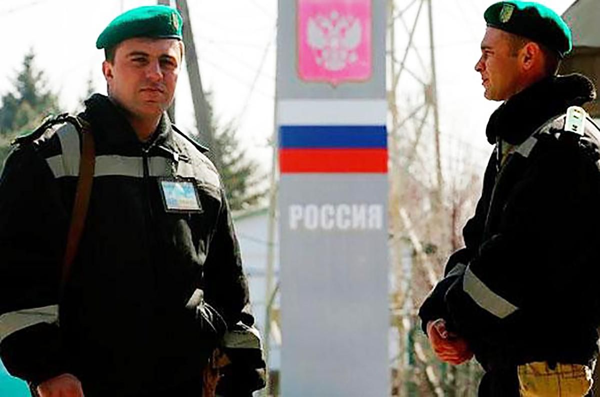 Російські прикордонники масово не впускають до країни українців Російські прикордонники масово не впускають до країни українців