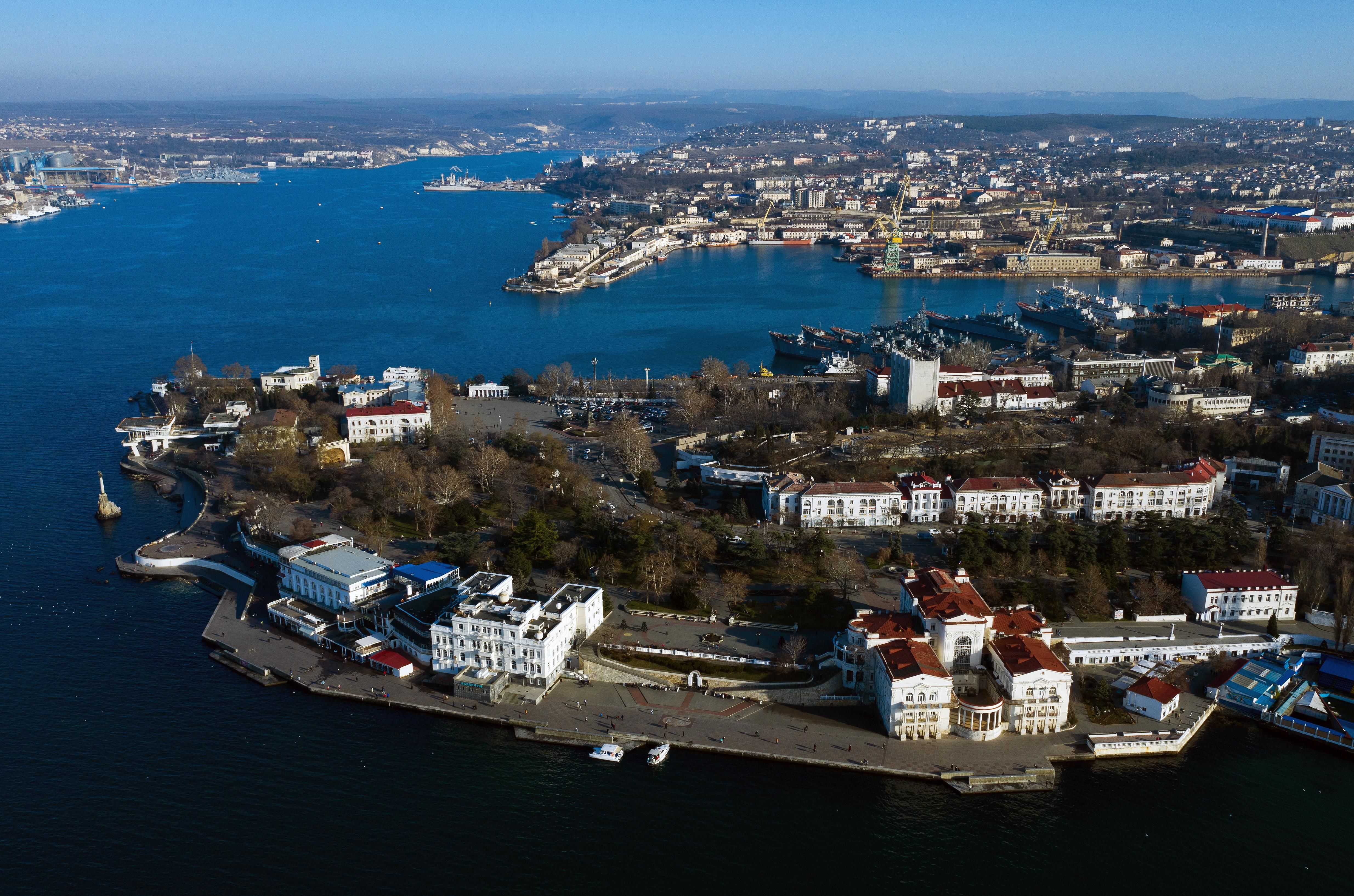 Россияне планируют отправить в поход через Азовское море сотни моряков: подробности