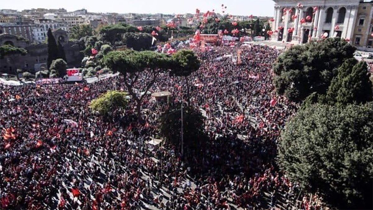 Уряд повинен увійти в реальний світ: тисячі людей вийшли на протести у Римі