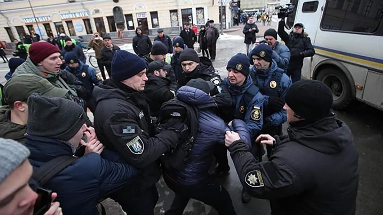 Политолог: Столкновения с полицией в Киеве были провокацией