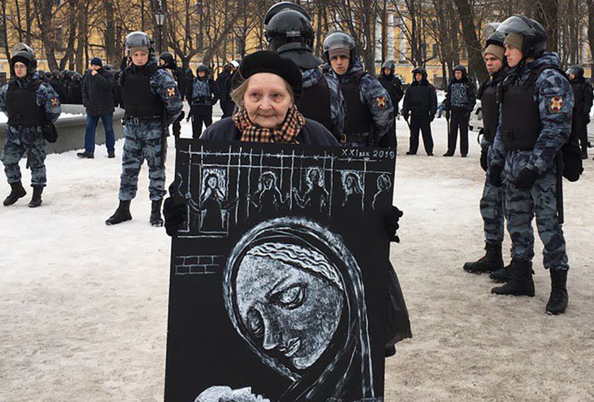 По всій Росії з сутичками та затриманнями пройшов "Марш материнського гніву": що це таке