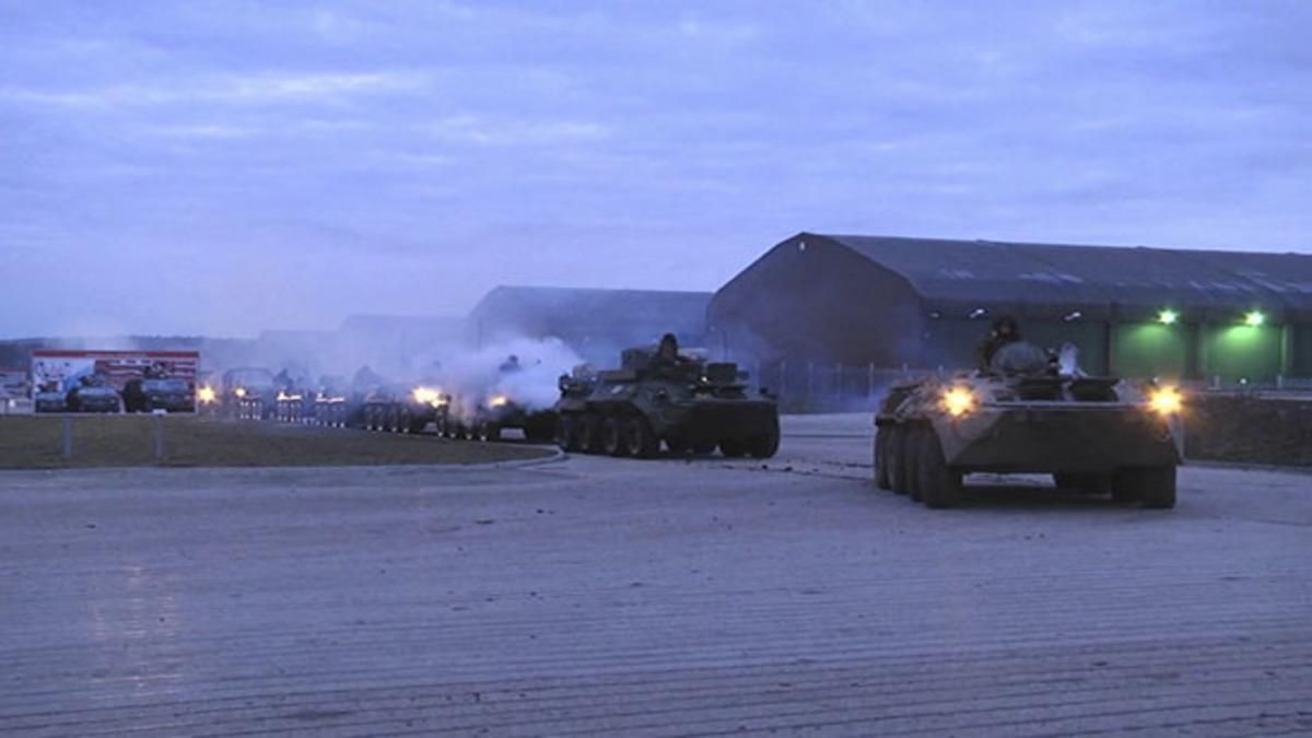 Росіяни стягнули військових та спецтехніку для навчань в анексованому Криму: фото Росіяни стягнули військових та спецтехніку для навчань в анексованому Криму: фото