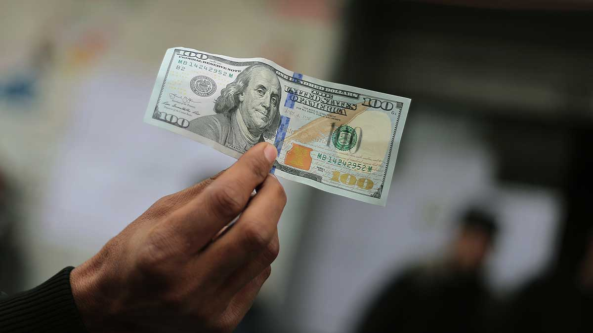 Наличный курс валют на 12.02.2019: курс доллара и евро