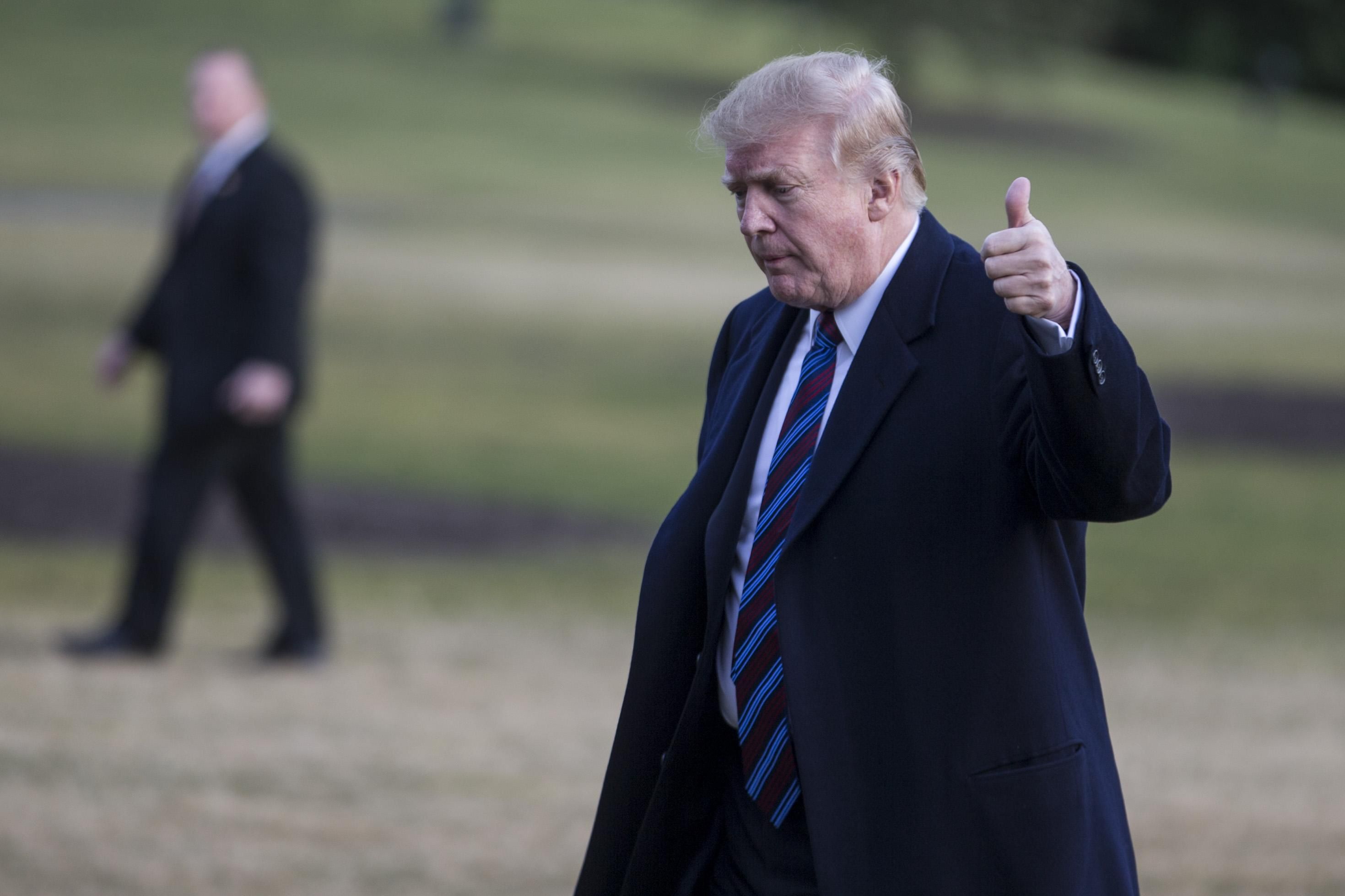 На итальянском карнавале поиздевались над Трампом: его изобразили "Богом-Императором" На итальянском карнавале поиздевались над Трампом: его изобразили "Богом-Императором"