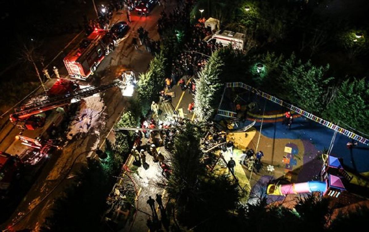 У Стамбулі розбився воєнний вертоліт, є загиблі (фото, відео) У Стамбулі розбився воєнний вертоліт, є загиблі (фото, відео)