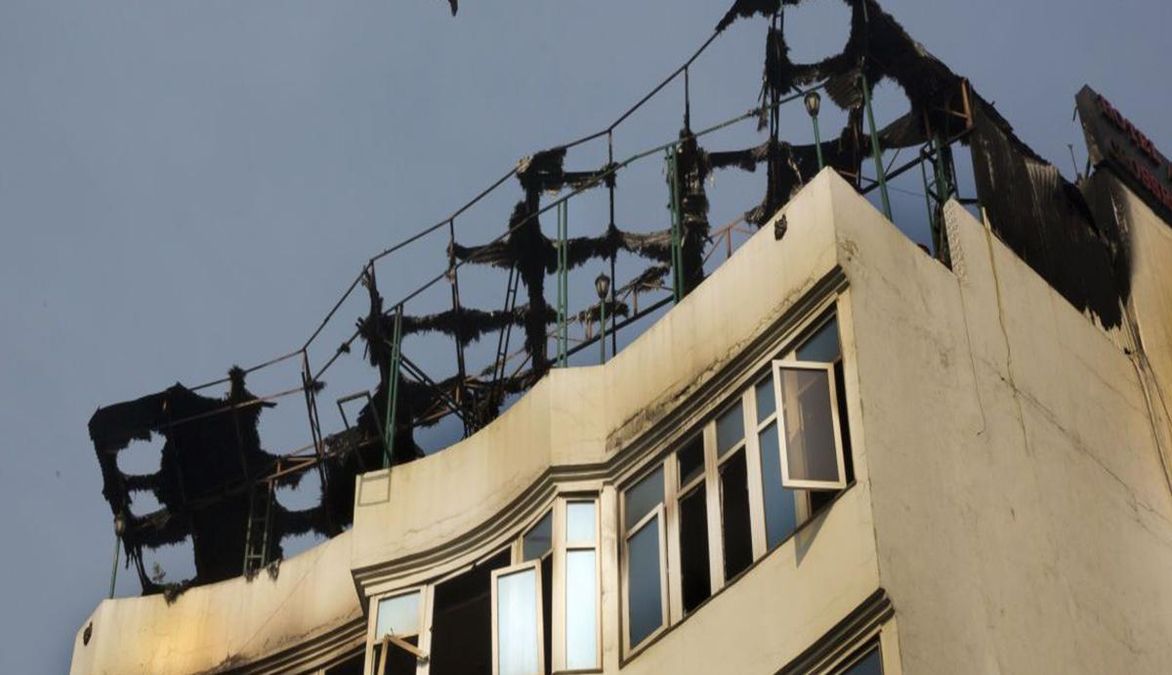 Страшный пожар вспыхнул в отеле в Индии: по меньшей мере 17 человек погибли – видео Страшный пожар вспыхнул в отеле в Индии: по меньшей мере 17 человек погибли – видео