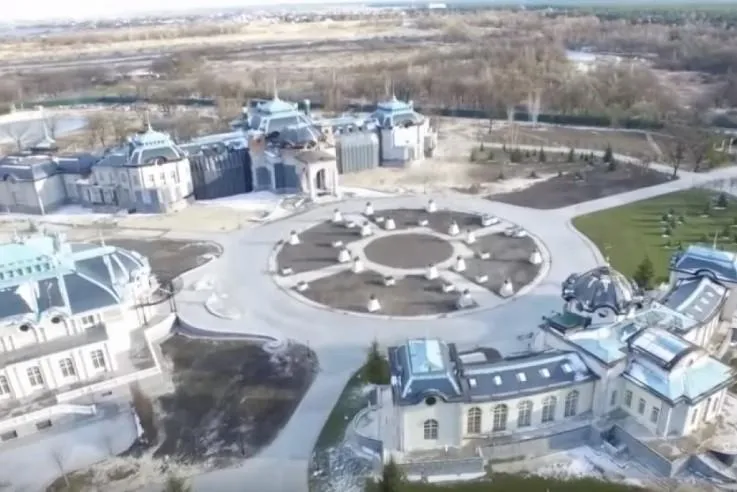 Маєток Юрія Іванющенка Маєток Юрія Іванющенка