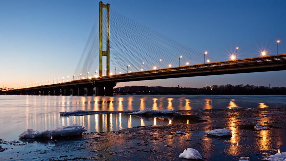 У Києві частково перекриють два мости: години обмеженого руху