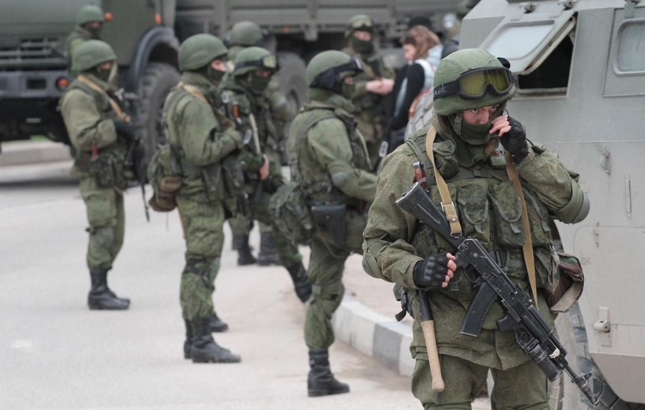 Цього разу вертольоти: Росія знову "трясе" військовими навчаннями окупований Крим Цього разу вертольоти: Росія знову "трясе" військовими навчаннями окупований Крим