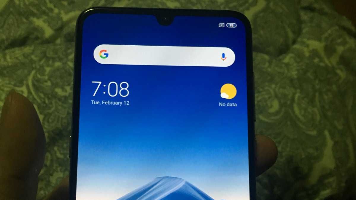 Флагманский смартфон Xiaomi Mi 9 появился на живых фото Флагманский смартфон Xiaomi Mi 9 появился на живых фото