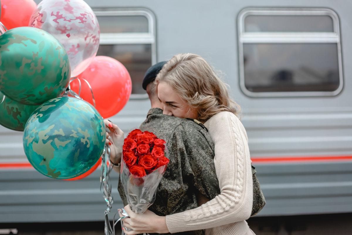 Українські військові привітали коханих з Днем Святого Валентина: зворушливе відео