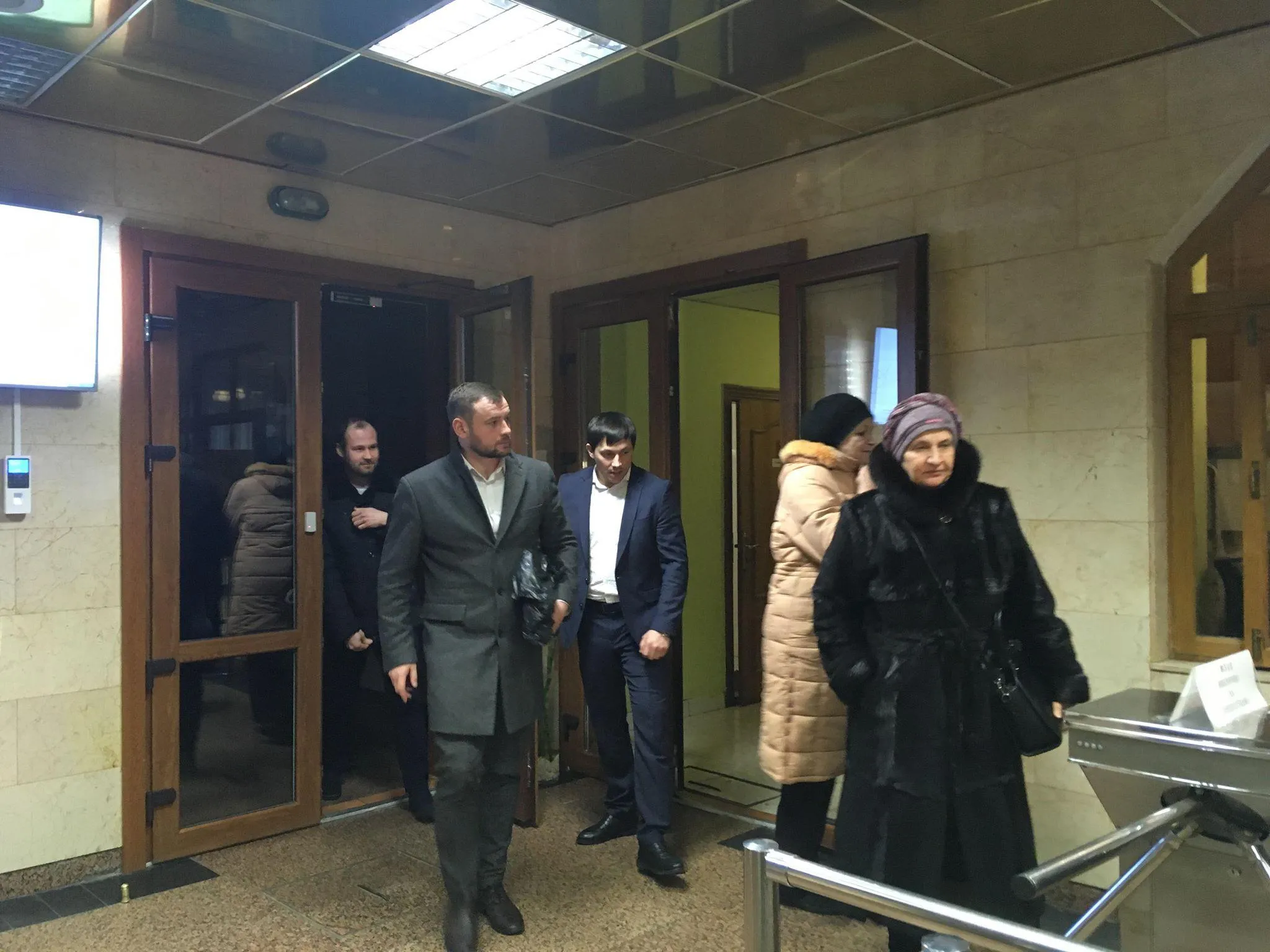 Детективи НАБУ обшукали будівлю НКРЕКП Детективи НАБУ обшукали будівлю НКРЕКП