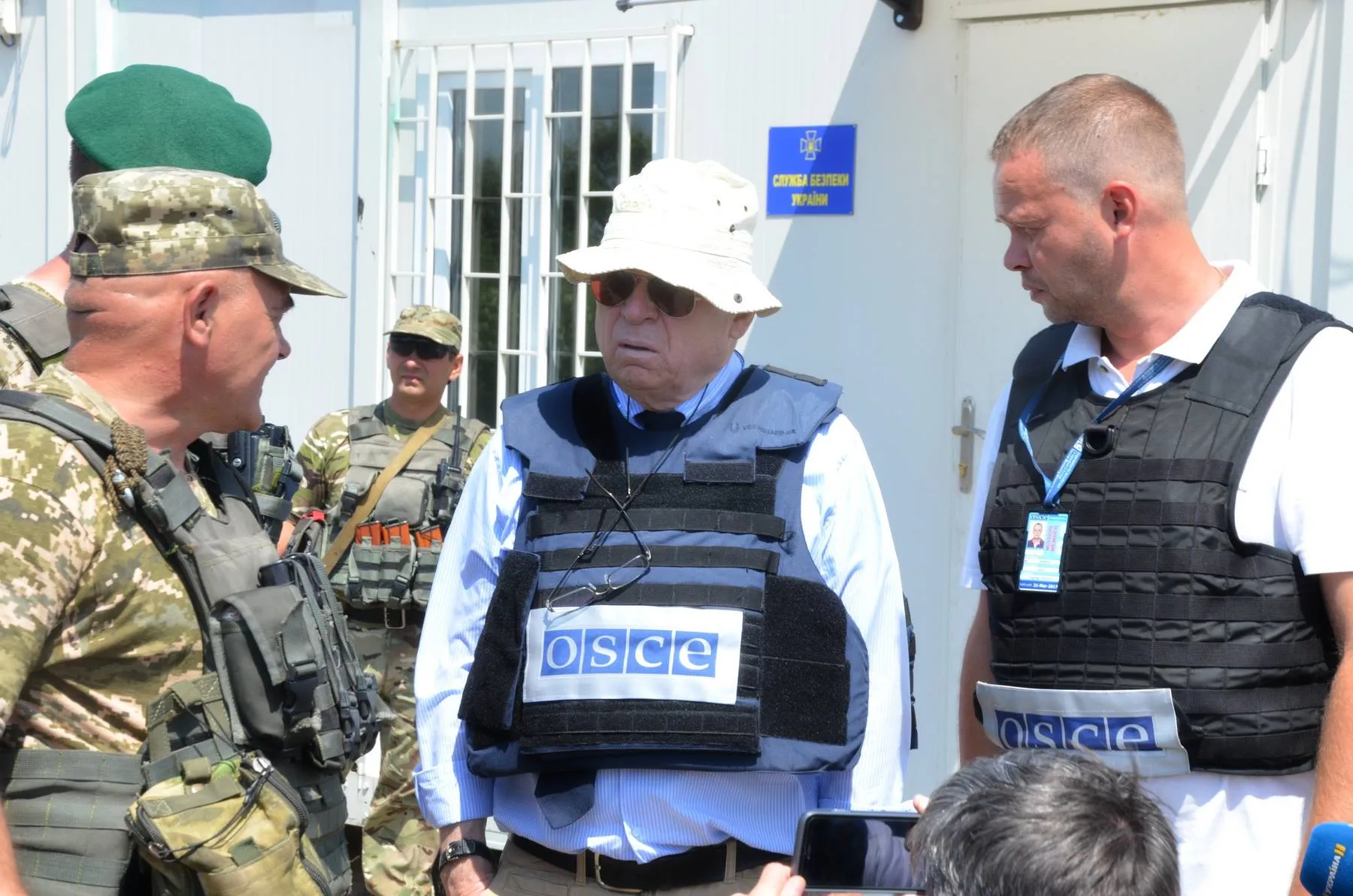 В ОБСЄ вважають, що Україна чинить не демократично, не пускаючи на свої вибори свого ж загарбника В ОБСЄ вважають, що Україна чинить не демократично, не пускаючи на свої вибори свого ж загарбника