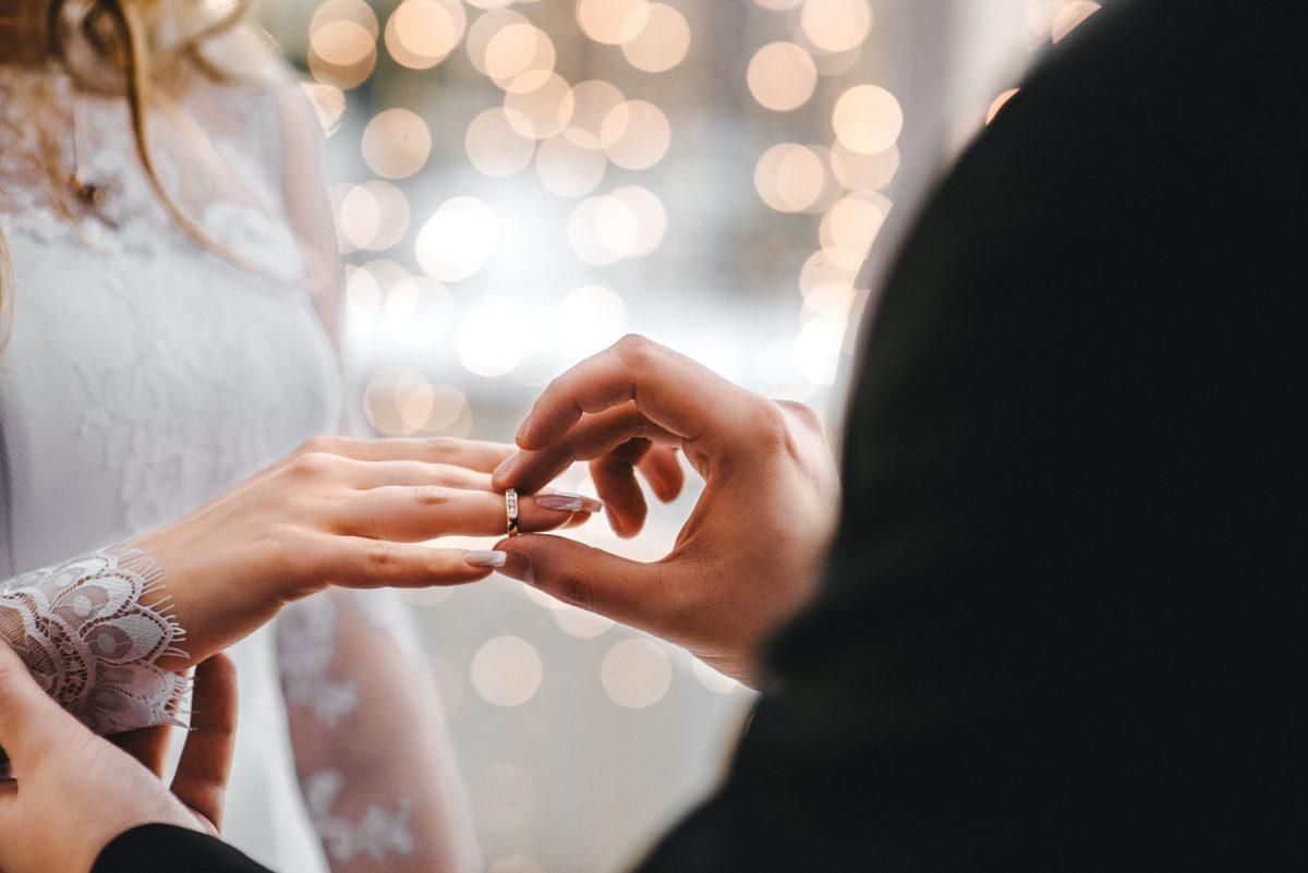 "Обіцяти – ще не одружитись": де в ЄС найчастіше реєструють шлюби