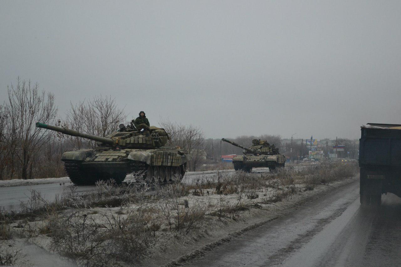 "Гвоздики" та "Гради": бойовики продовжують роз’їжджати на важкій техніці по окупованому Донбасу