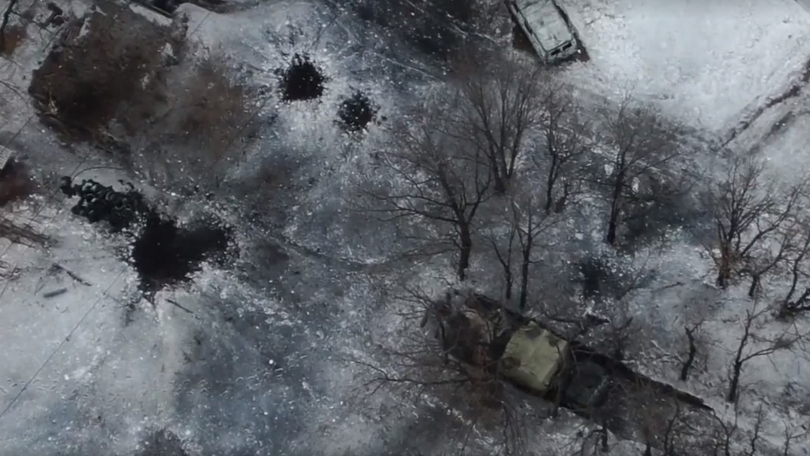 Украинские бойцы несколькими выстрелами уничтожили технику оккупантов на Донбассе: видео