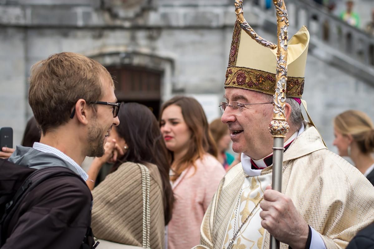 Архиепископа и посла Ватикана во Франции подозревают в "сексуальном насилии", – СМИ