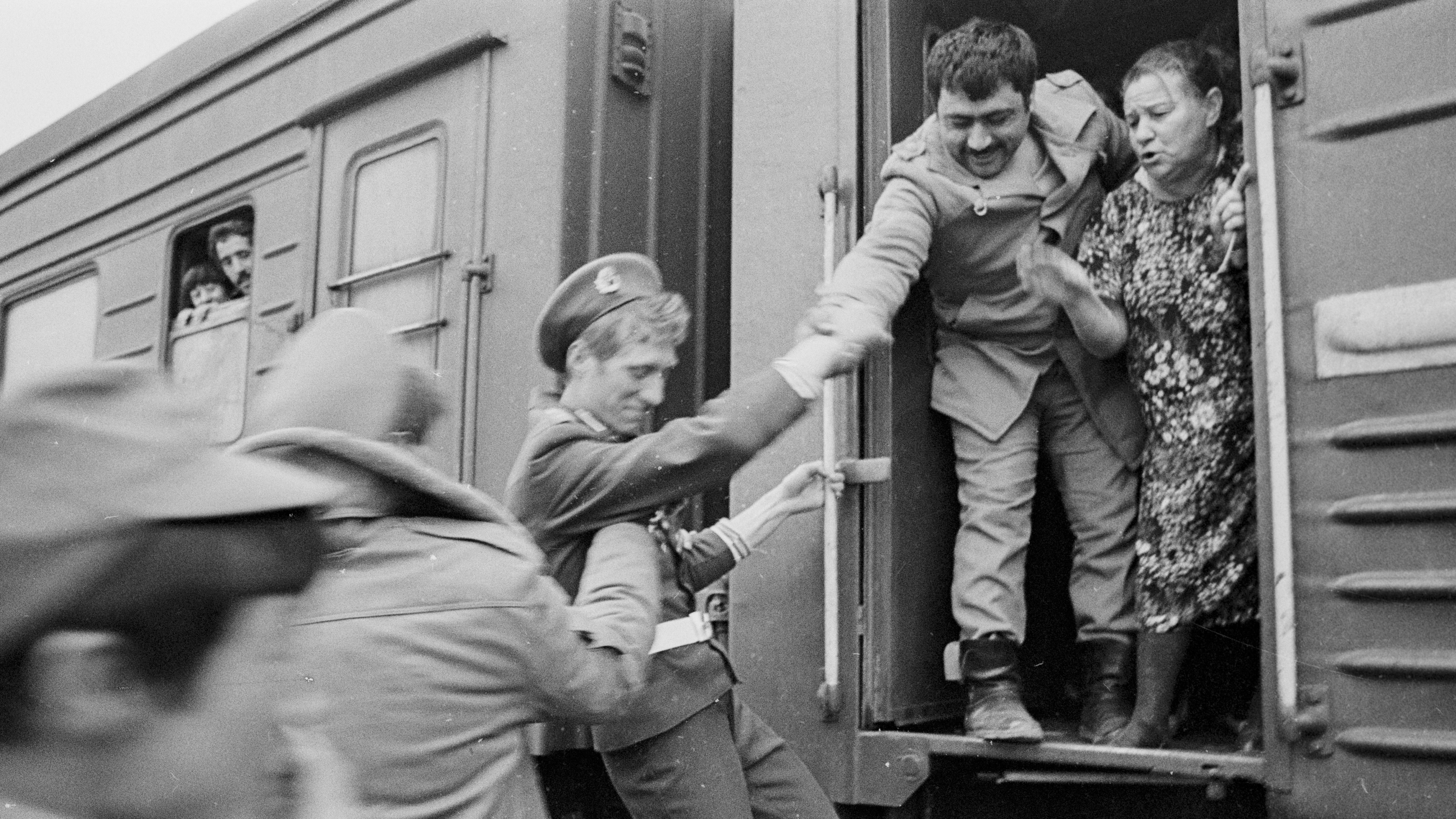 Були змушені воювати: спогади ветеранів про страшну війну в Афганістані Були змушені воювати: спогади ветеранів про страшну війну в Афганістані