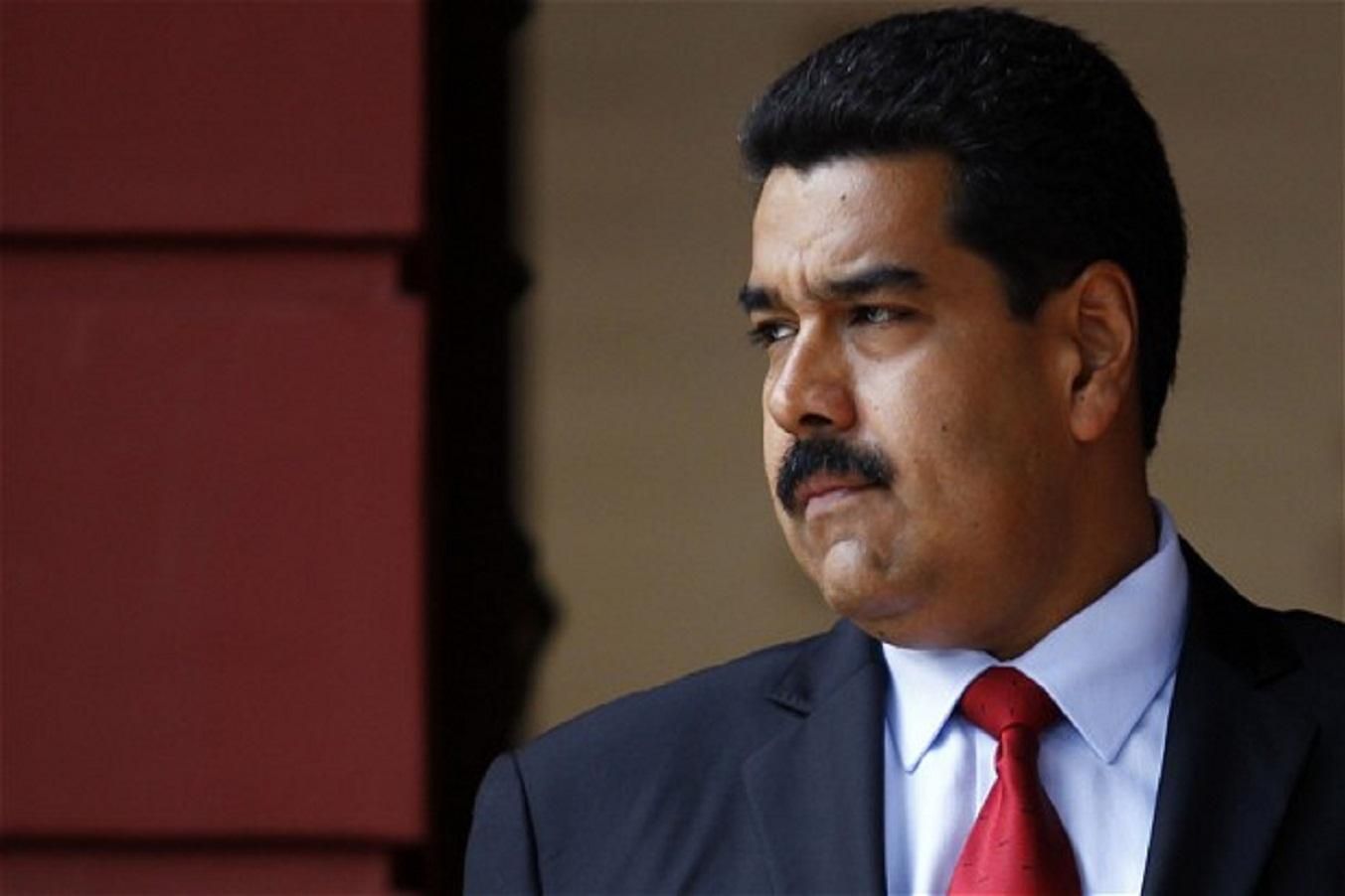 Генерали потай від Мадуро ведуть переговори з опозицією Венесуели, – Болтон