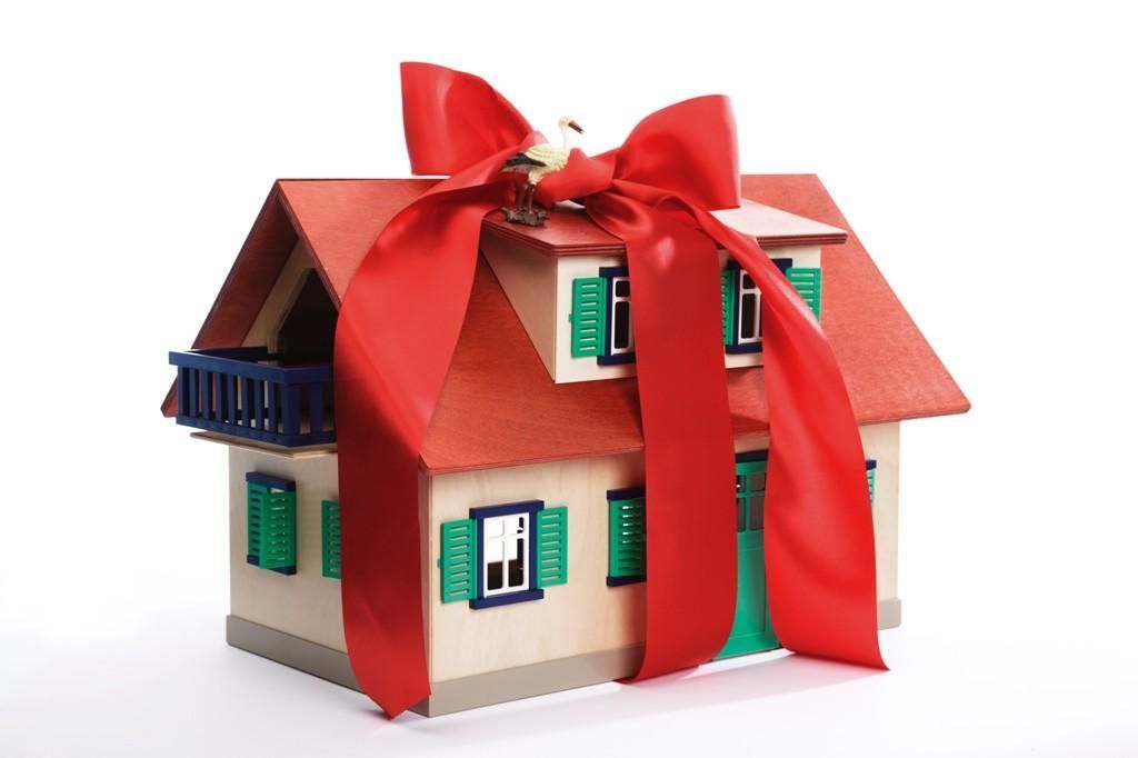 Чи треба платити податок за подаровану квартиру чи будинок у спадок
