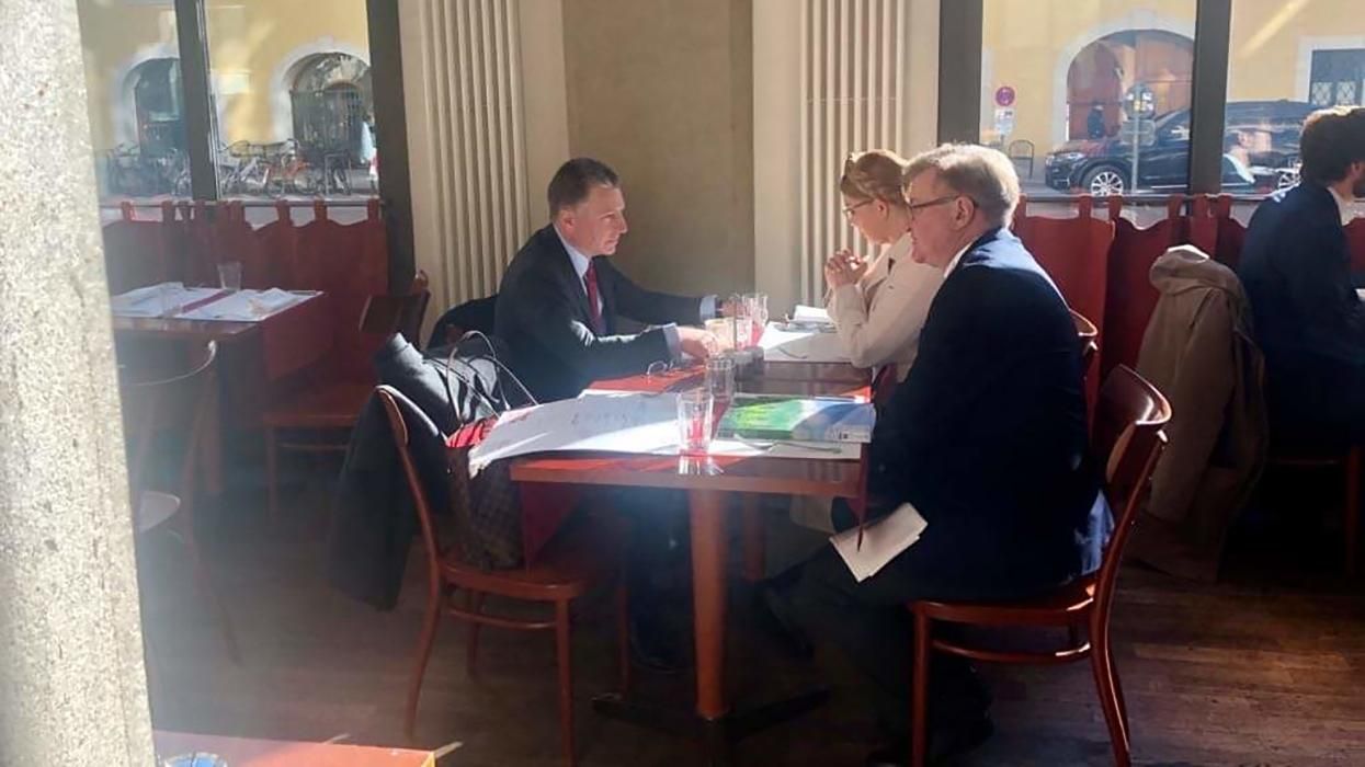 Юлія Тимошенко зустрілася зі спецпредставником Держдепу США Куртом Волкером Юлія Тимошенко зустрілася зі спецпредставником Держдепу США Куртом Волкером