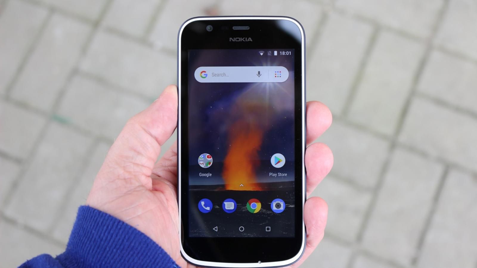 Смартфон Nokia 1 проверили на прочность: невероятное видео Смартфон Nokia 1 проверили на прочность: невероятное видео