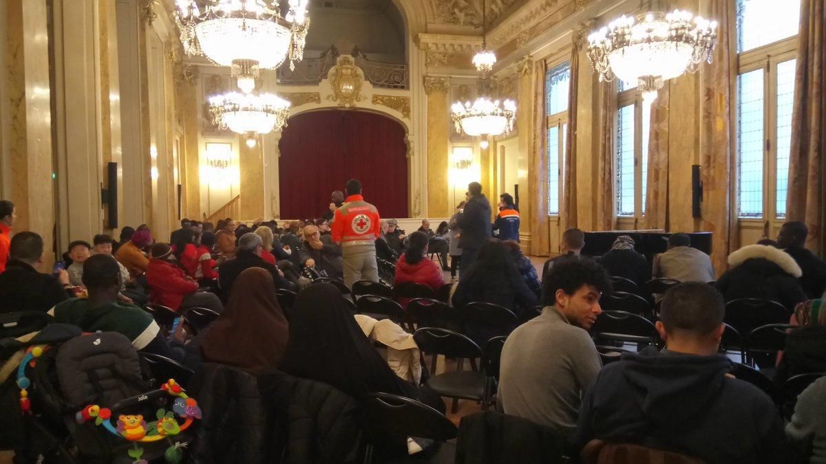 Через бомбу часів Другої світової: у Парижі евакуювали понад 1500 осіб Через бомбу часів Другої світової: у Парижі евакуювали понад 1500 осіб