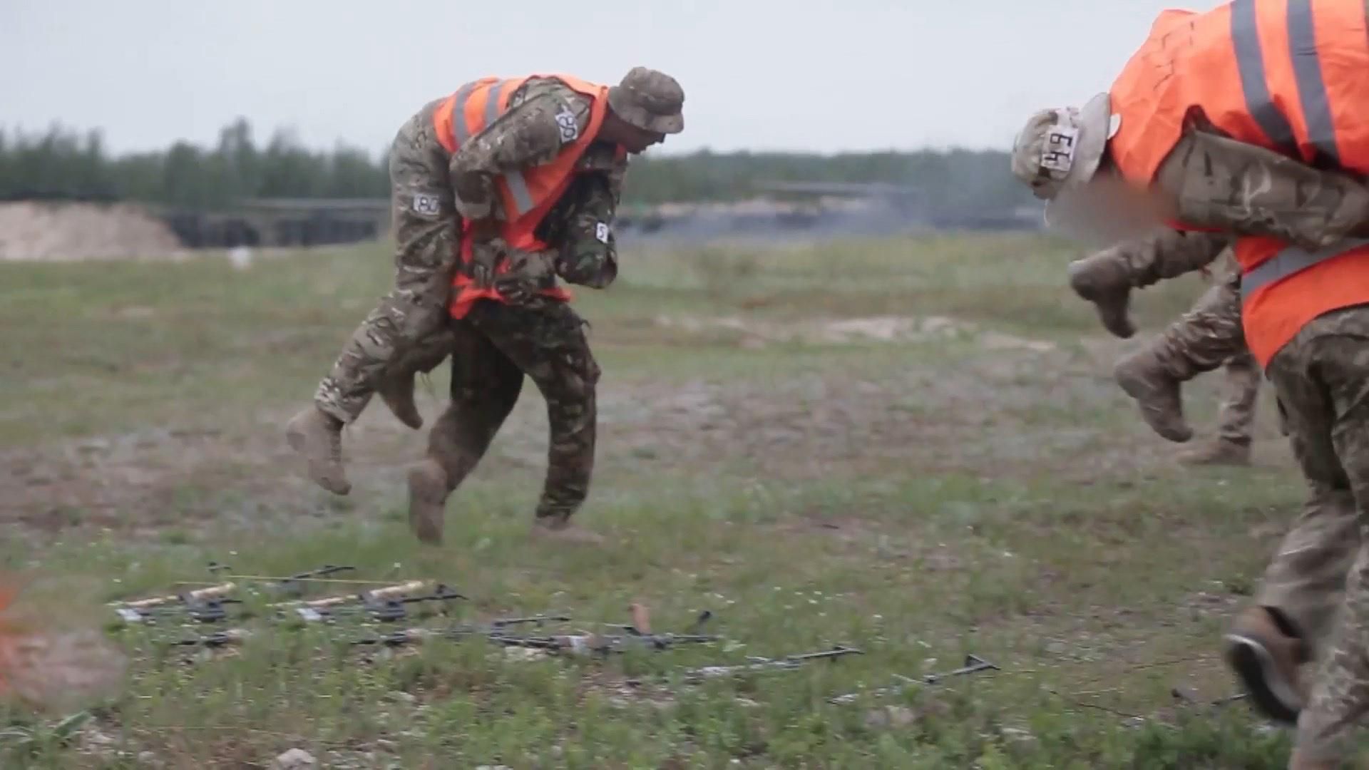 "Чорний день" для кандидатів до ССО: фото та відео надлюдських випробувань "Чорний день" для кандидатів до ССО: фото та відео надлюдських випробувань
