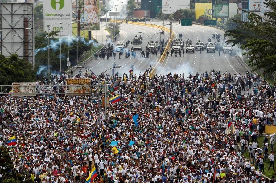 Митинги в Венесуэле