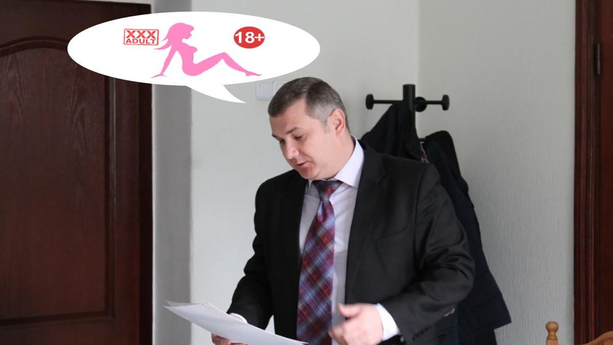 Порно в облраді у Кропивницькому: з місцевим високопосадовцем стався гучний конфуз Порно в облраді у Кропивницькому: з місцевим високопосадовцем стався гучний конфуз