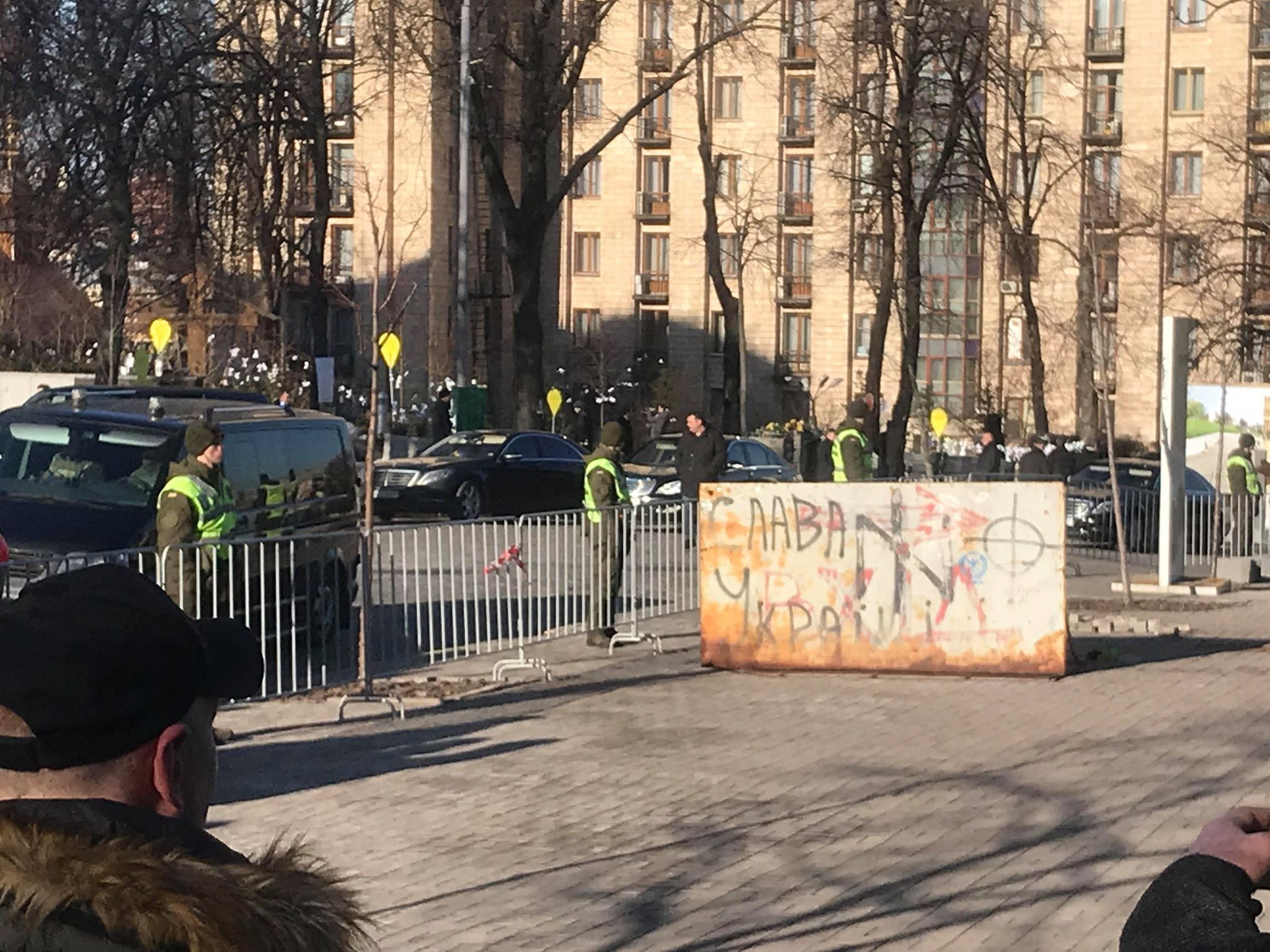 Годовщина Революции достоинства: к Мемориалу не пропускают людей Годовщина Революции достоинства: к Мемориалу не пропускают людей