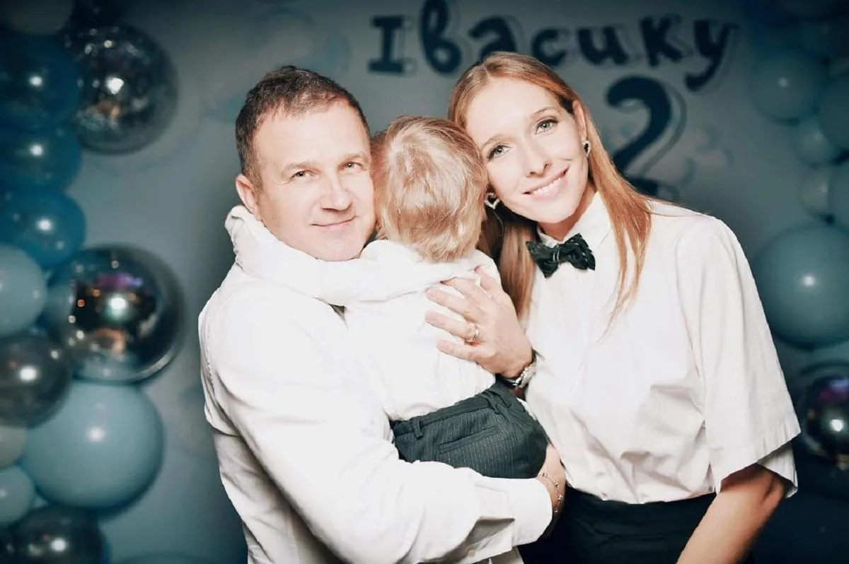 Юрій Горбунов і Катя Осадча з сином