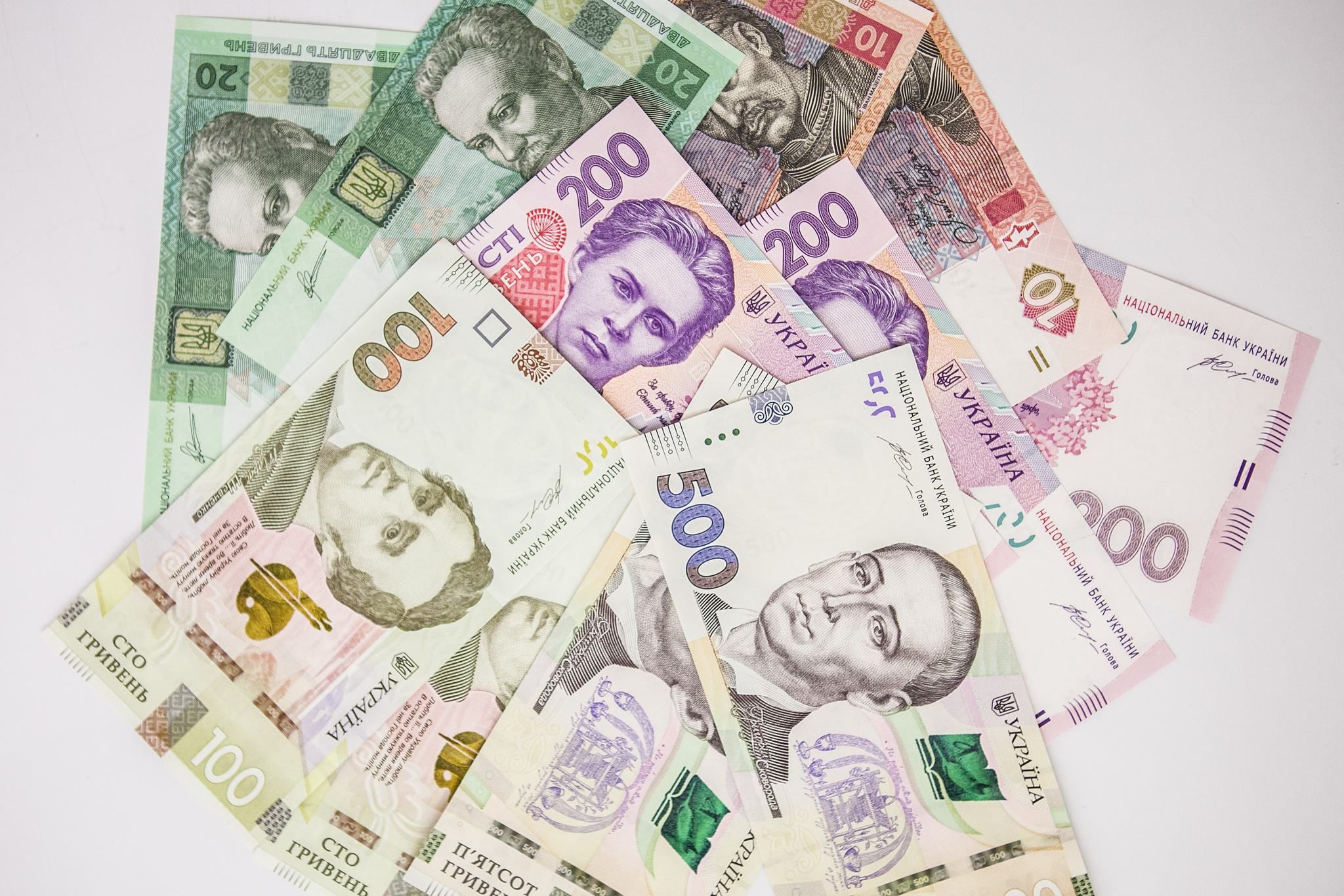Готівковий курс валют 21 лютого: євро та долар знову подешевшали