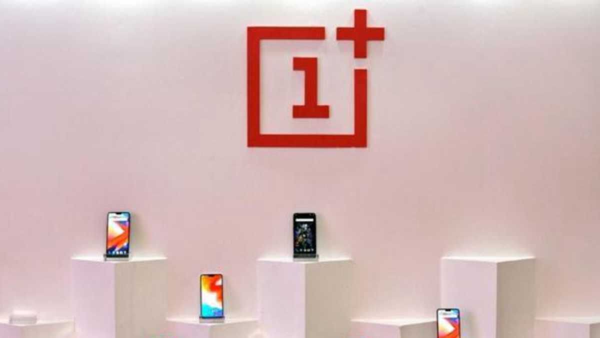 Новый "убийца флагманов" OnePlus 7 появился на фото Новый "убийца флагманов" OnePlus 7 появился на фото