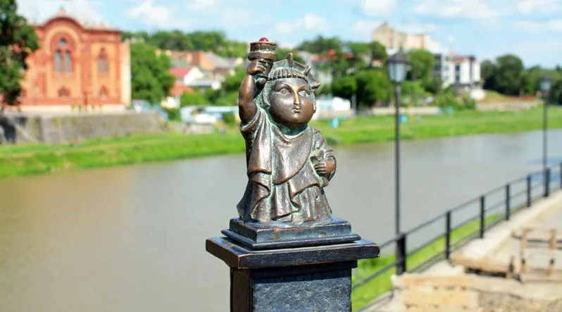 Статуя свободи сша Ужгород