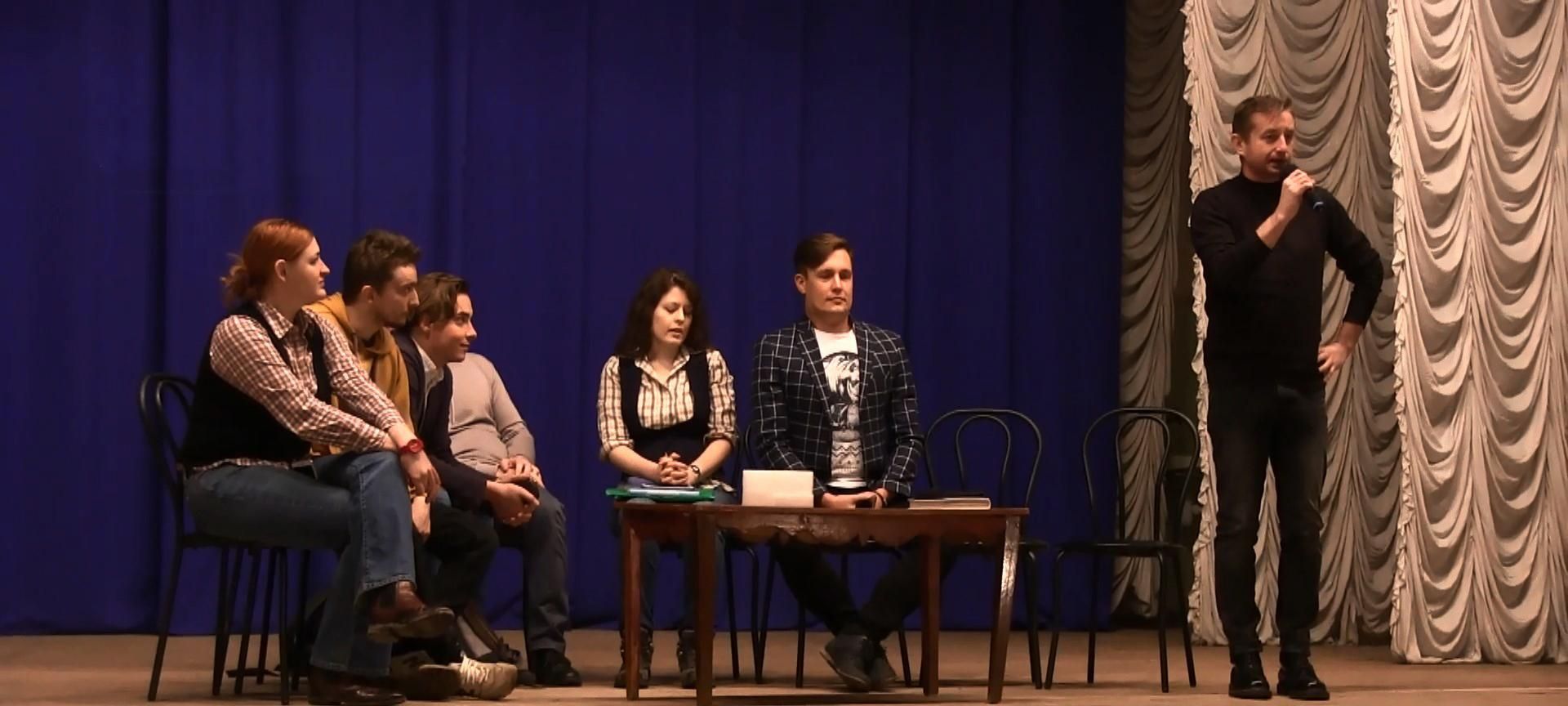 Культурний фронт: як українські письменники надихають молодь на Донбасі
Культурний фронт: як українські письменники надихають молодь на Донбасі