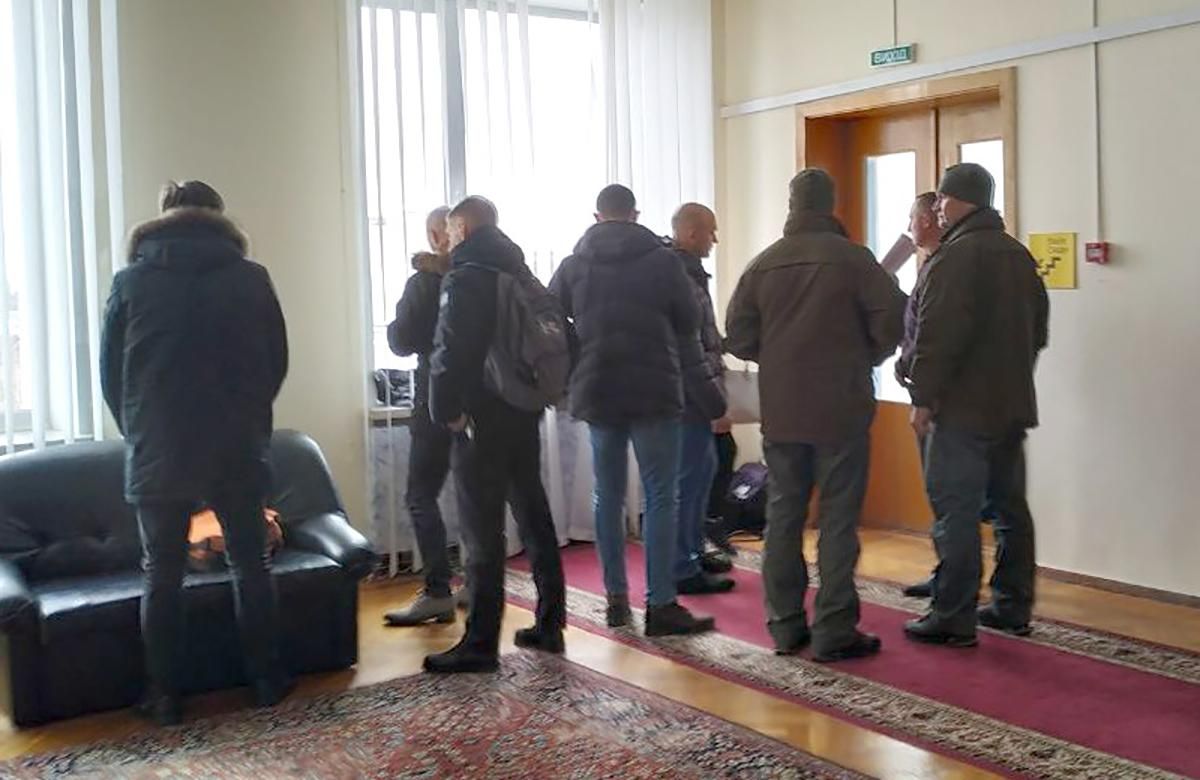 Детективы НАБУ обыскивают должностных лиц Полтавской облгосадминистрации: известна причина Детективы НАБУ обыскивают должностных лиц Полтавской облгосадминистрации: известна причина